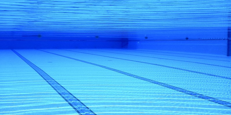 Tolle Licht- und Farbenspiele im Freibad Polle