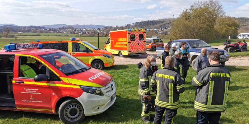Unfall mit Quad: Feuerwehr rettet Quadfahrer aus unwegsamen Gelände