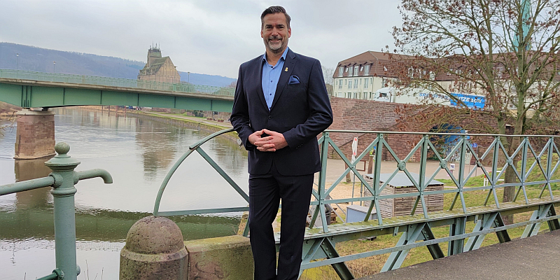 Brücken für Holzminden: Christian Belke kandidiert für das Bürgermeisteramt seiner Heimatstadt   