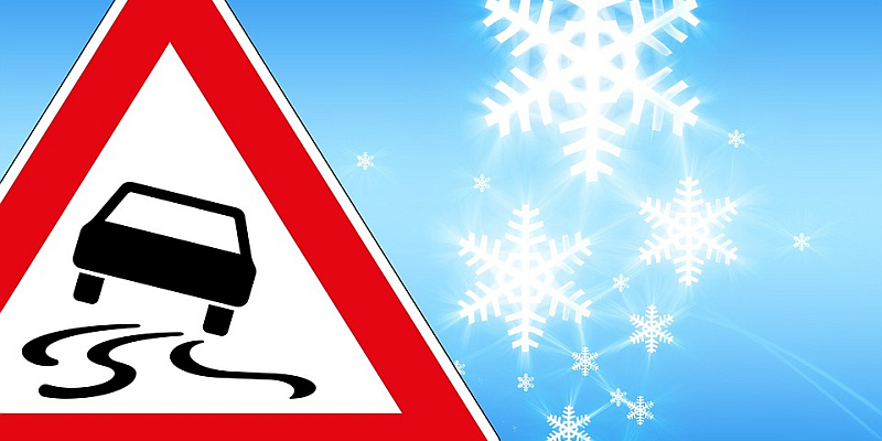 Polizei Stadtoldendorf im Dauereinsatz - Verkehrschaos durch Schnee und Glätte 