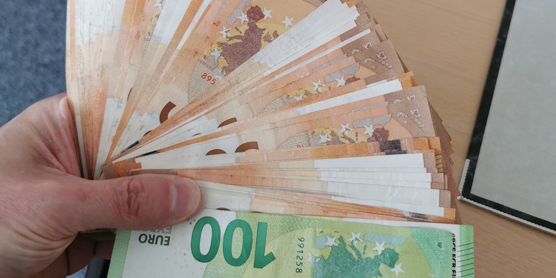 Ehrlicher Finder gibt 4000,00 Euro Bargeld ab