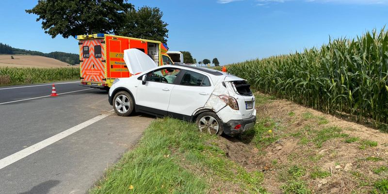 Familie aus Einbeck: Von Fahrbahn abgekommen und im Graben gelandet