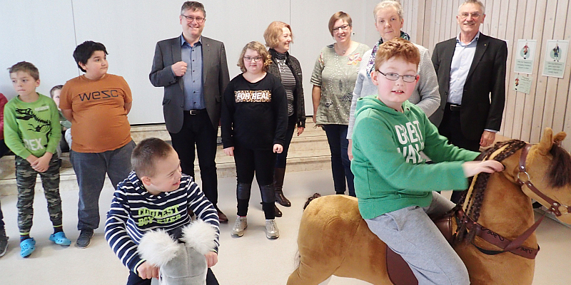 Ein kleiner Beitrag mit großer Wirkung: Rotary Club Holzminden unterstützt Schule an der Weser in Bodenwerder