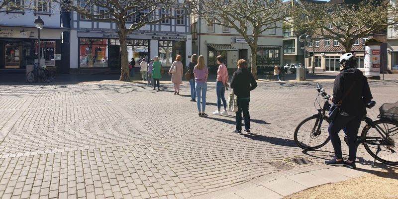 Corona-Lockerungen treten in Kraft: Ein Blick in Holzmindens Innenstadt