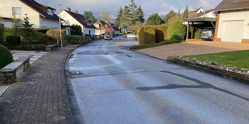 Eschershausen: Lange Ölspur im Stadtgebiet