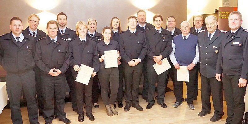 Zahlreiche Beförderungen bei der Freiwilligen Feuerwehr Stadtoldendorf