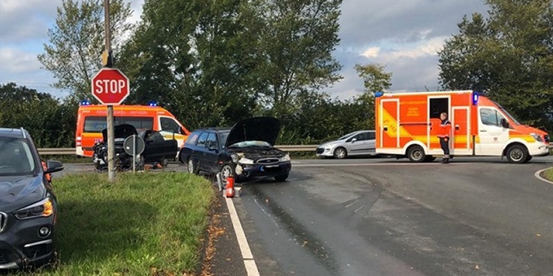 Verkehrsunfall zwischen Lüchtringen und Holzminden mit drei Verletzten