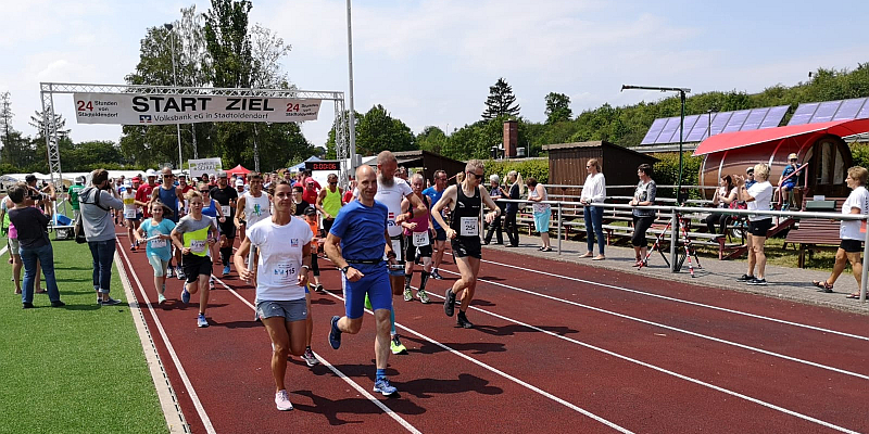 24-Stunden-Lauf bei bestem Wetter gestartet – große Bildergalerie vom  Start