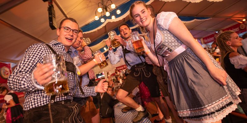 Großer Besucherandrang auf der diesjährigen Golmbacher Wiesn