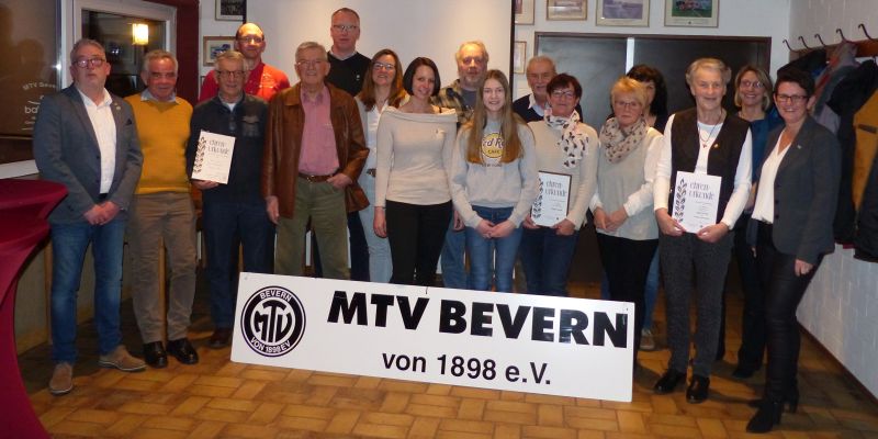 MTV Bevern ehrt verdiente Mitglieder:  Wolfgang Beier und Joachim Tanzmann zu Ehrenmitgliedern ernannt