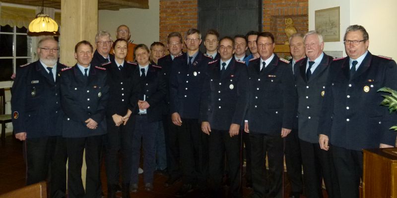 Jahreshauptversammlung der Feuerwehr Holenberg: Gedenken an verstorbenen Kameraden Horst Müller
