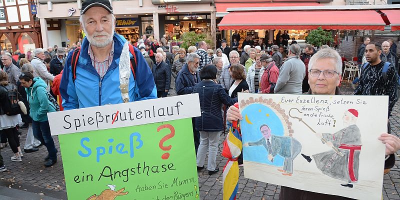 Der Ton wird rauer: Zweite Demo für die Rückholung der Unfallchirurgie nach Höxter