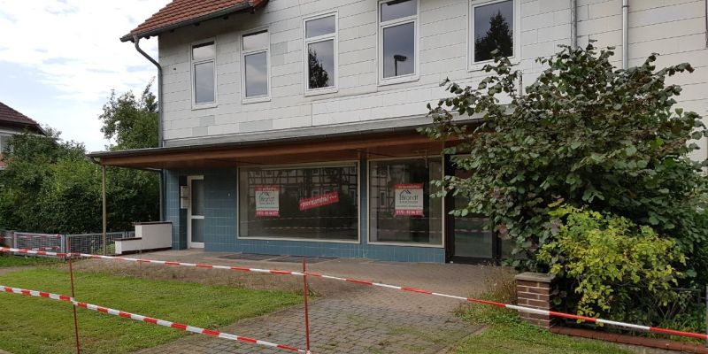Flachdach eingebrochen: Grundstück zur ehemaligen Schlecker-Filiale abgesperrt