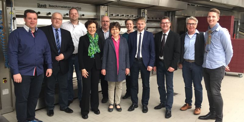 Ein Besuch im Backhaus. Arbeitskreis der Landes-SPD besucht die Bäckerei Biel in Delligsen