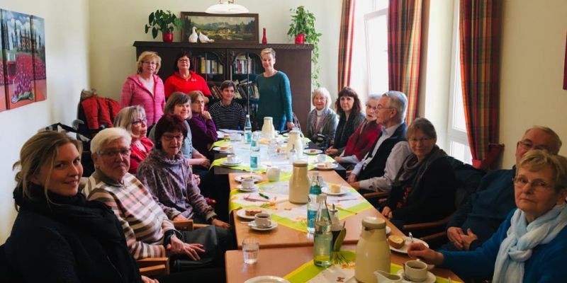 Wie viel Vergessen ist normal? Reger Austausch im Café Memory zum Thema Demenz