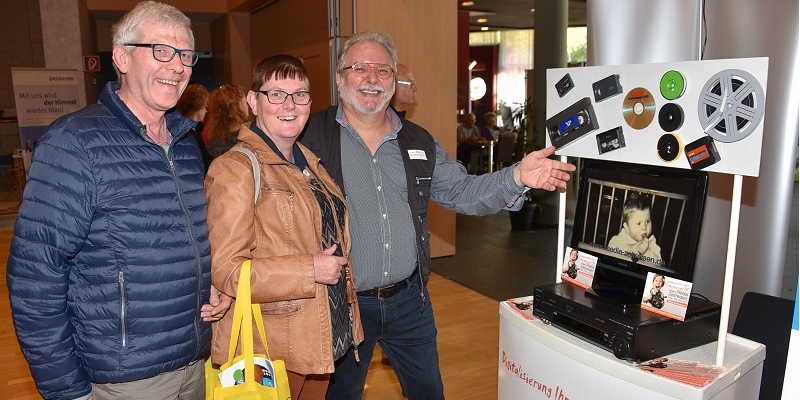 Hunderte Besucher informieren sich auf der 9. Höxteraner Seniorenmesse 