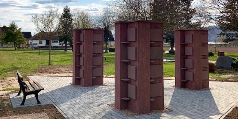 Urnenstelen für den Friedhof in Bevern