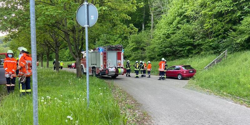 Salzsäure ausgelaufen: Gefahrgut-Unfall auf B83 bei Bodenwerder 