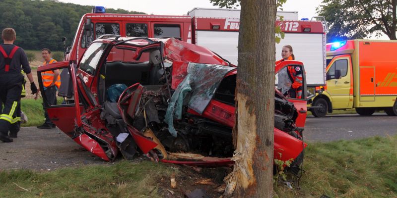 Schwerer Verkehrsunfall bei Eimen mit insgesamt sechs Verletzten