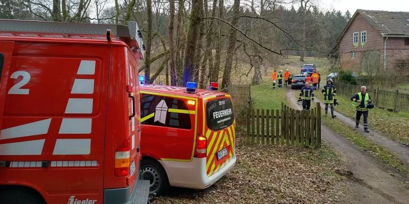 Baby in Auto eingeschlossen: Feuerwehr muss ausrücken