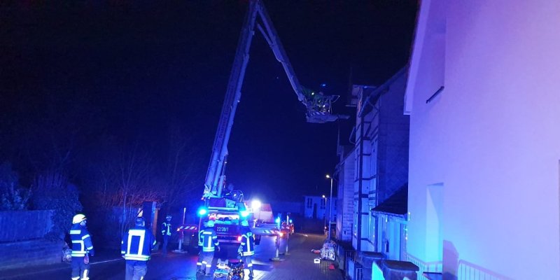 Feuerwehr rettet Patient über Fenster aus zweitem Obergeschoss