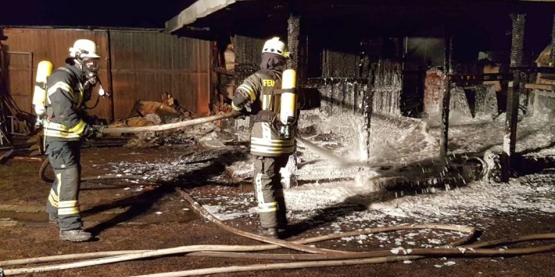 Großer Sachschaden bei Schuppenbrand in Deensen